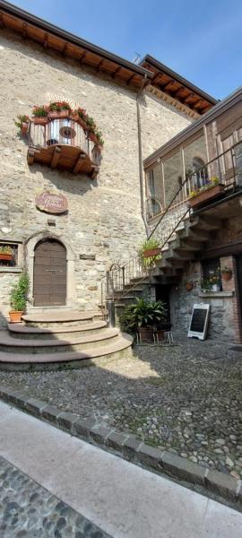 La casa nel borgo San Felice Del Benaco